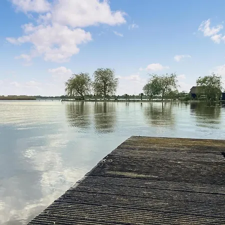 Stunning Stacaravan In 3* Reeuwijk