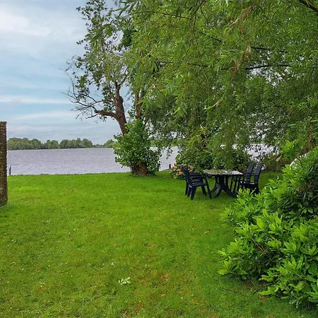 Кемпинг Stunning Stacaravan In