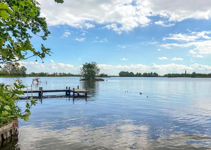 Stunning Stacaravan In Кемпинг