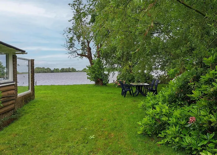 キャンプ場 Stunning Stacaravan In